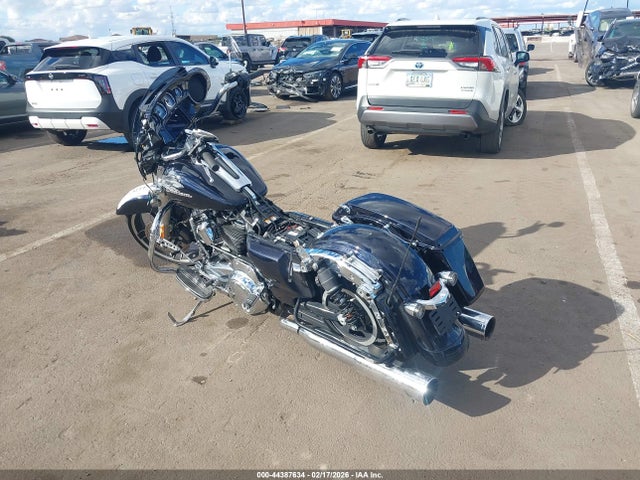 Harley-Davidson FLHX 2019 1HD1KBC13KB610673 Image 3