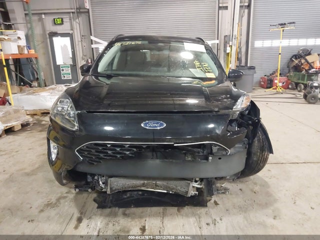 1FMCU9DZXMUA51935 Ford Escape Titanium Hybrid
