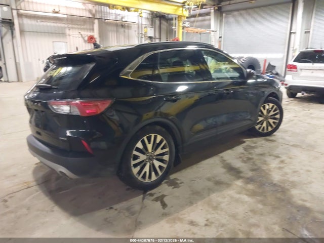1FMCU9DZXMUA51935 Ford Escape Titanium Hybrid