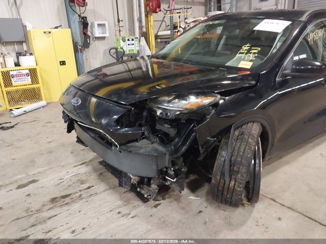 1FMCU9DZXMUA51935 Ford Escape Titanium Hybrid