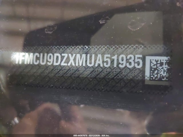 1FMCU9DZXMUA51935 Ford Escape Titanium Hybrid