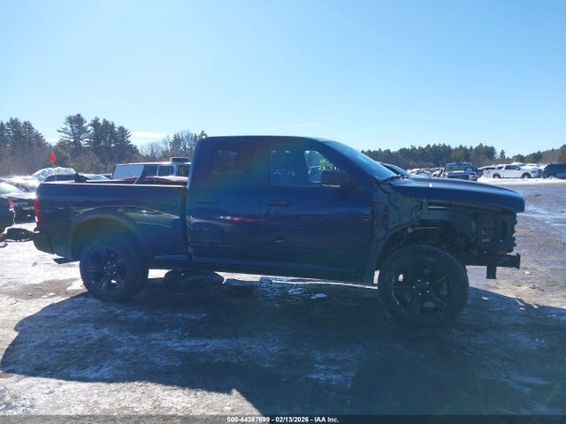 1C6RR7GG3NS188296 RAM 1500 Classic Warlock 4x4 6&#039;4 Box