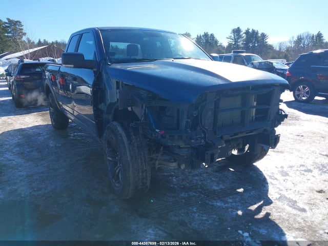 1C6RR7GG3NS188296 RAM 1500 Classic Warlock 4x4 6&#039;4 Box