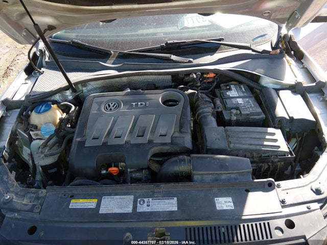 2014 Volkswagen Passat 2.0l Tdi Sel Premium მანქანა იყიდება აუქციონზე, vin: 1VWCN7A30EC037729, აუქციონის ნომერი: 44387707