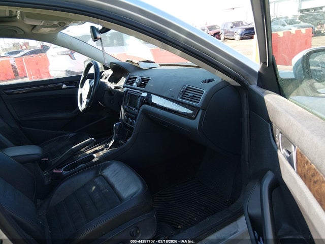 2014 Volkswagen Passat 2.0l Tdi Sel Premium მანქანა იყიდება აუქციონზე, vin: 1VWCN7A30EC037729, აუქციონის ნომერი: 44387707