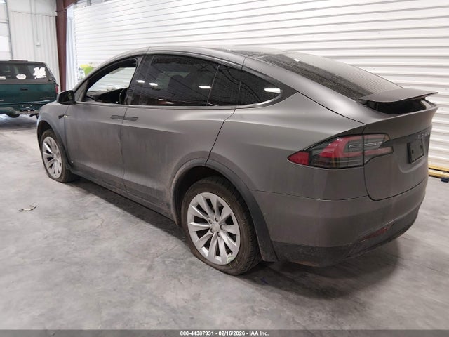 2019 TESLA MODEL X 5YJXCDE26KF184985 Photo 2