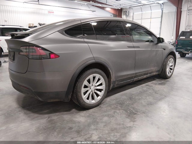 2019 TESLA MODEL X 5YJXCDE26KF184985 Photo 3