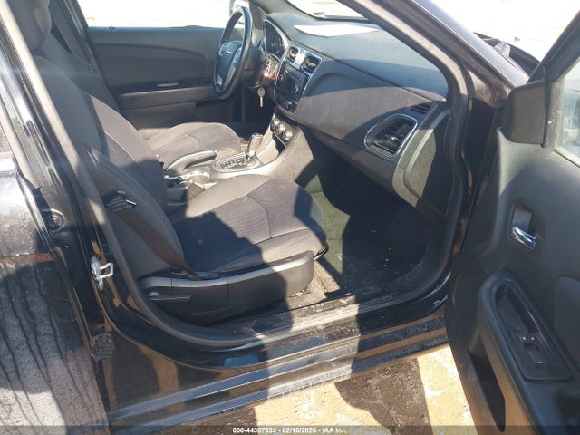 Продаж на аукціоні авто 2014 Chrysler 200 Touring, vin: 1C3CCBBB8EN183550, номер лоту: 44387933