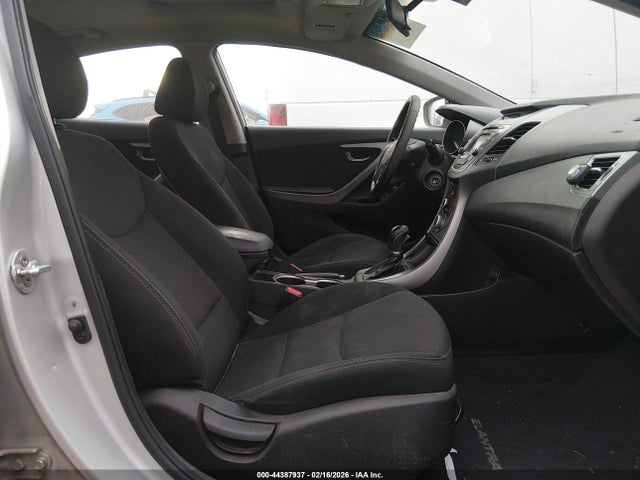 5NPDH4AE3FH594252 Hyundai ELANTRA SE