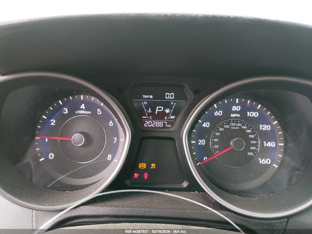 5NPDH4AE3FH594252 Hyundai ELANTRA SE