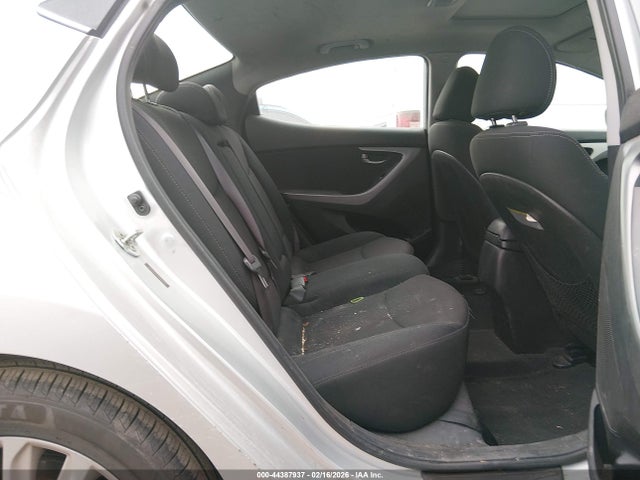 5NPDH4AE3FH594252 Hyundai ELANTRA SE