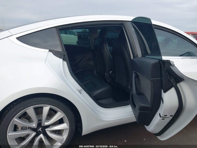 Продажа на аукционе авто 2019 Tesla Model 3 Long Range/performance, vin: 5YJ3E1EB9KF434128, номер лота: 44387949