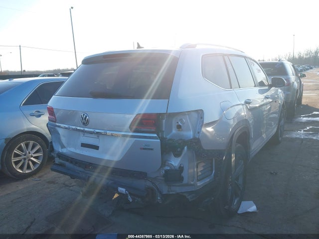 2019 VOLKSWAGEN ATLAS 1V2XR2CA6KC619402 Photo 3