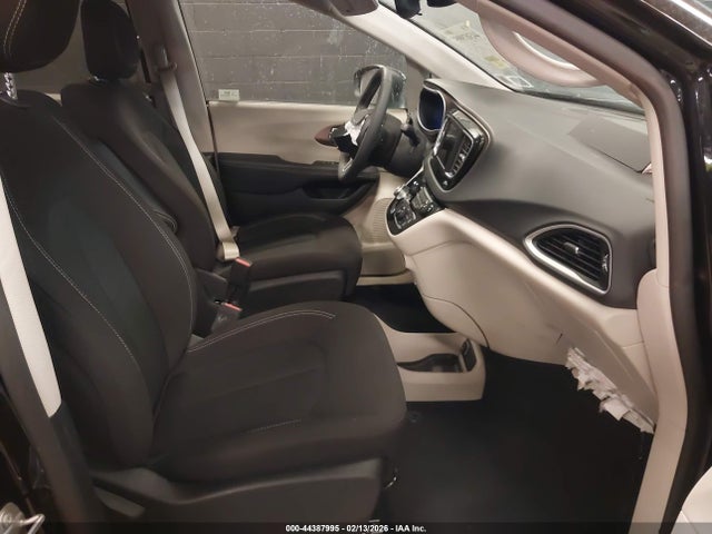 2024 CHRYSLER VOYAGER 2C4RC1CG8RR163186 Photo 4