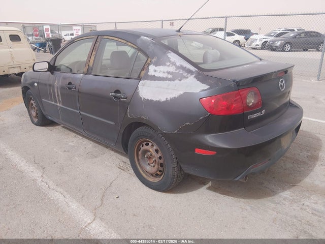 2004 MAZDA MAZDA3 JM1BK12F241189387 Photo 2