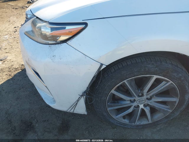 JTHBW1GGXG2104797 Lexus ES 300H