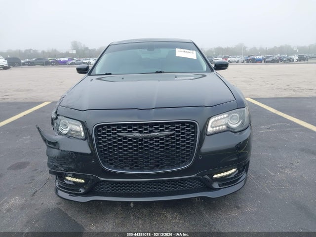 Продажа на аукционе авто 2023 Chrysler 300 Touring L, vin: 2C3CCADG1PH677330, номер лота: 44388078