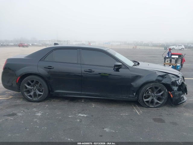 Продажа на аукционе авто 2023 Chrysler 300 Touring L, vin: 2C3CCADG1PH677330, номер лота: 44388078