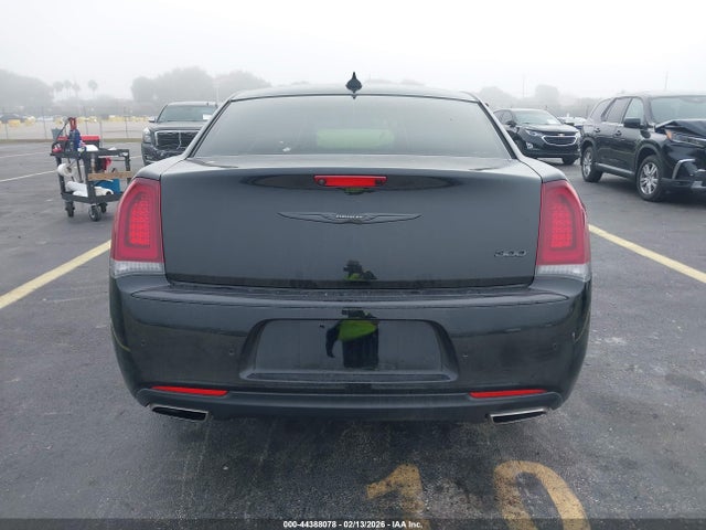 Продажа на аукционе авто 2023 Chrysler 300 Touring L, vin: 2C3CCADG1PH677330, номер лота: 44388078