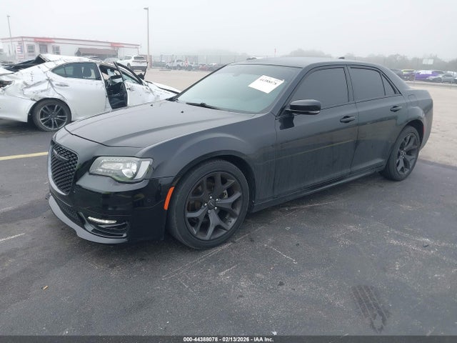 Продажа на аукционе авто 2023 Chrysler 300 Touring L, vin: 2C3CCADG1PH677330, номер лота: 44388078