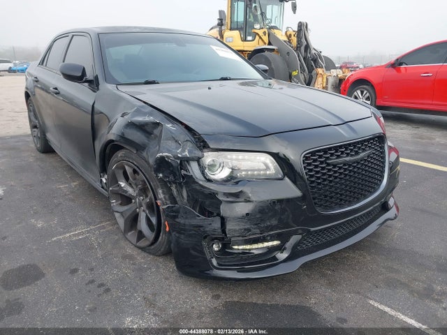 Продажа на аукционе авто 2023 Chrysler 300 Touring L, vin: 2C3CCADG1PH677330, номер лота: 44388078