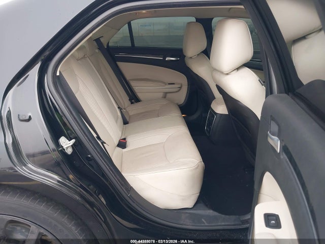 Продажа на аукционе авто 2023 Chrysler 300 Touring L, vin: 2C3CCADG1PH677330, номер лота: 44388078