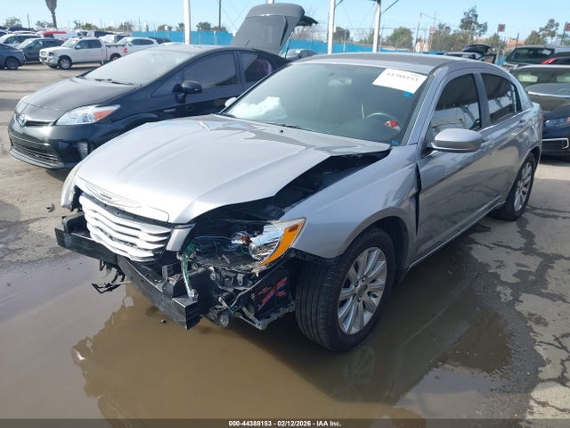 Продажа на аукционе авто 2014 Chrysler 200 Touring, vin: 1C3CCBBG5EN115184, номер лота: 44388153