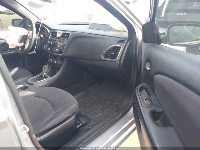 Продажа на аукционе авто 2014 Chrysler 200 Touring, vin: 1C3CCBBG5EN115184, номер лота: 44388153