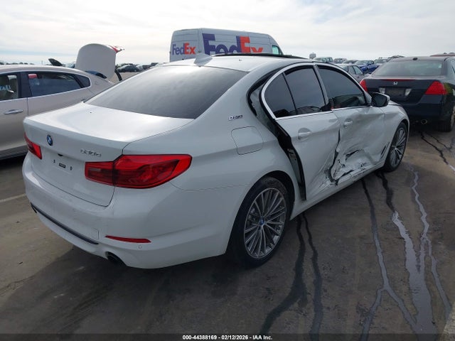 2019 BMW 530E WBAJA9C51KB254933 Photo 3