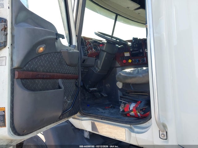 1M1AW07Y5FM047704 Mack 600 Cxu600