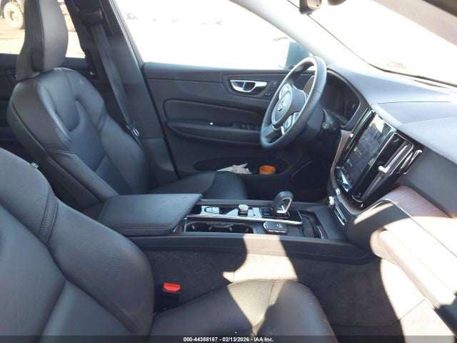 YV4L12RK0N1904696 Volvo Xc60 B5 Momentum