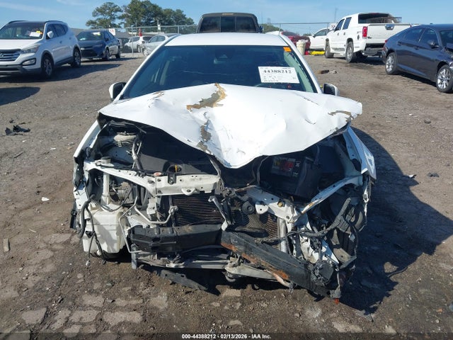 Aukcja sprzedaży 2018 Toyota Corolla Le, vin: 5YFBURHE6JP763343, numer aukcji: 44388212