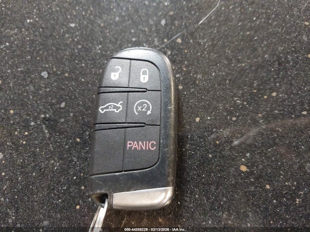 Продажа на аукционе авто 2015 Chrysler 200 S, vin: 1C3CCCBB0FN614406, номер лота: 44388229
