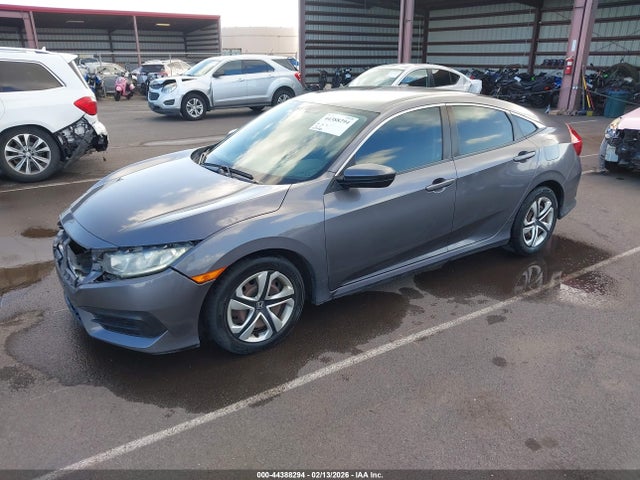 Honda Civic Lx 2018 2HGFC2F5XJH525081 Image 2
