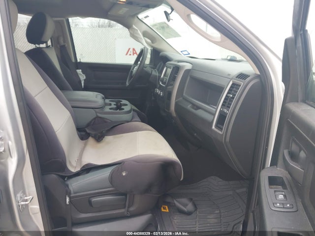 1C6RR6FG4KS555360 RAM 1500 Classic Tradesman