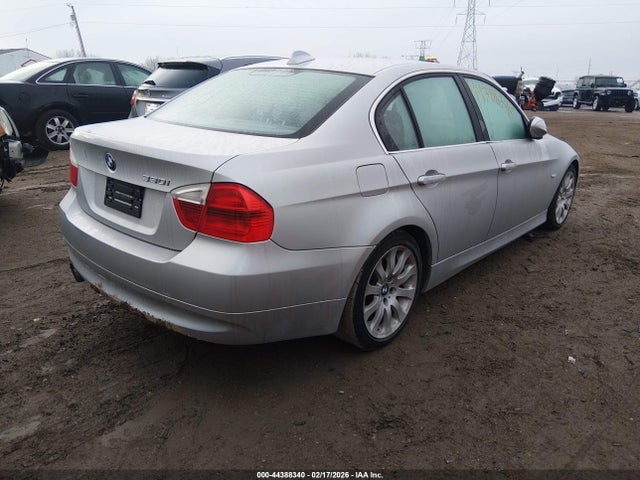 2006 BMW 330I WBAVB33566KR80045 Photo 3