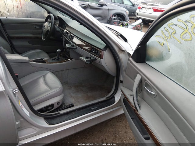 2006 BMW 330I WBAVB33566KR80045 Photo 4