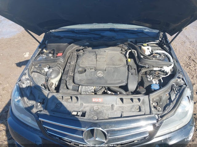 44388391 :رقم المزاد ، WDDGF8AB0EA943511 vin ، 2014 Mercedes-benz C 300 Sport 4matic مزاد بيع