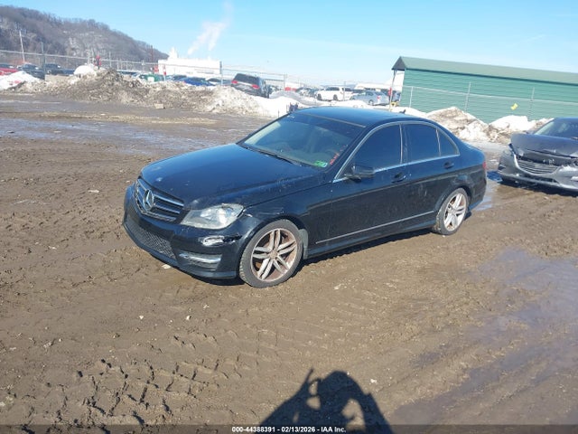 44388391 :رقم المزاد ، WDDGF8AB0EA943511 vin ، 2014 Mercedes-benz C 300 Sport 4matic مزاد بيع