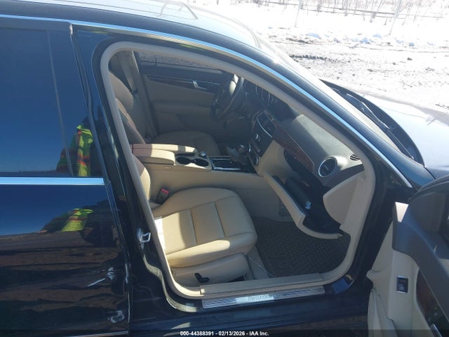 44388391 :رقم المزاد ، WDDGF8AB0EA943511 vin ، 2014 Mercedes-benz C 300 Sport 4matic مزاد بيع