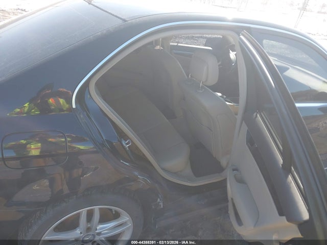 44388391 :رقم المزاد ، WDDGF8AB0EA943511 vin ، 2014 Mercedes-benz C 300 Sport 4matic مزاد بيع