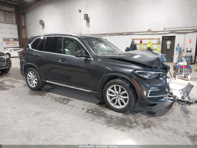 2021 BMW X5 5UXCR6C08M9G02746