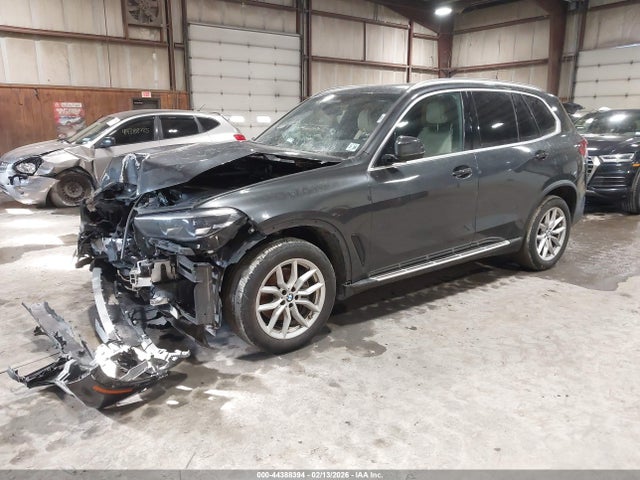 2021 BMW X5 5UXCR6C08M9G02746 Photo 1