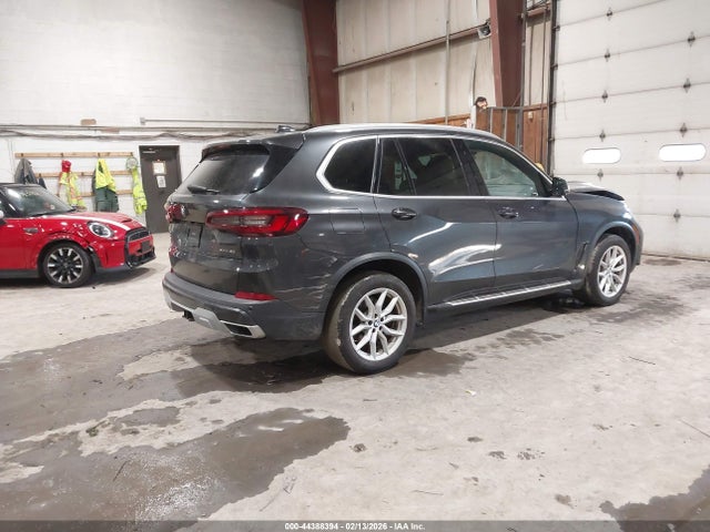2021 BMW X5 5UXCR6C08M9G02746 Photo 3