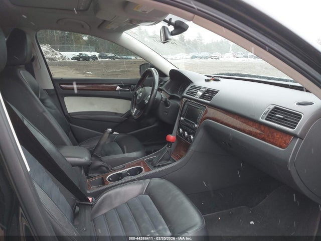 44388411 :رقم المزاد ، 1VWCM7A34DC031885 vin ، 2013 Volkswagen Passat 3.6l V6 Sel Premium مزاد بيع