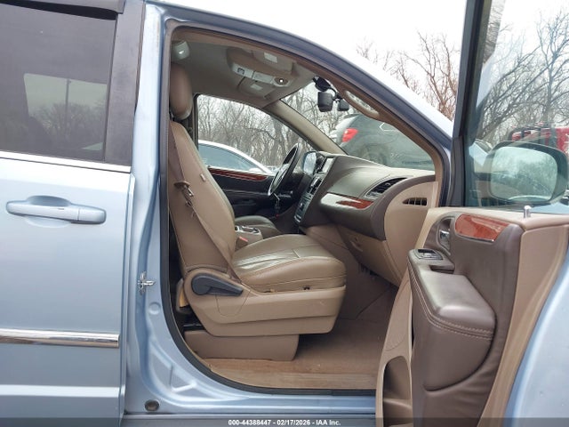 2013 Chrysler Town & Country Touring მანქანა იყიდება აუქციონზე, vin: 2C4RC1BG9DR539534, აუქციონის ნომერი: 44388447