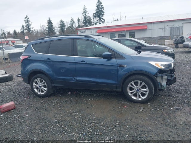 1FMCU0GDXJUA70573 Ford ESCAPE SE
