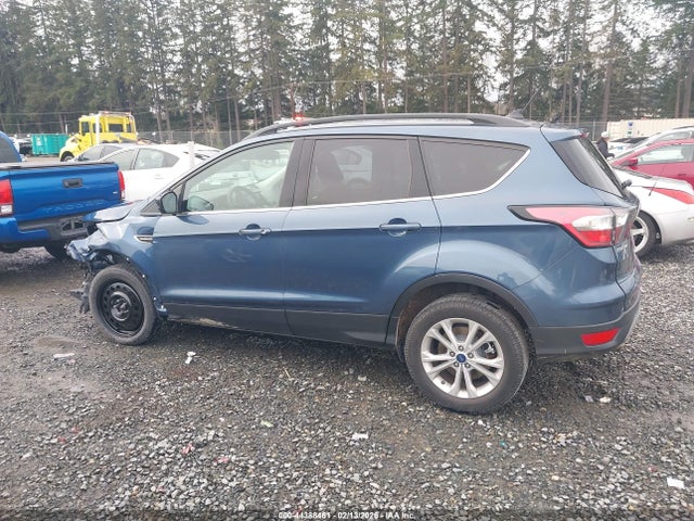 1FMCU0GDXJUA70573 Ford ESCAPE SE
