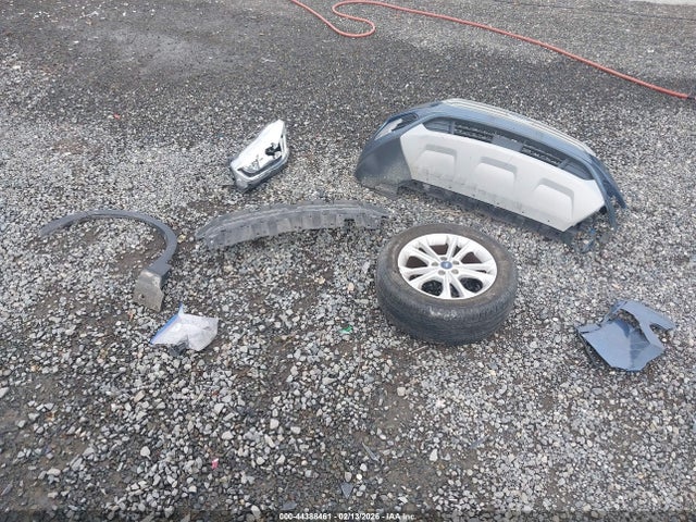 1FMCU0GDXJUA70573 Ford ESCAPE SE
