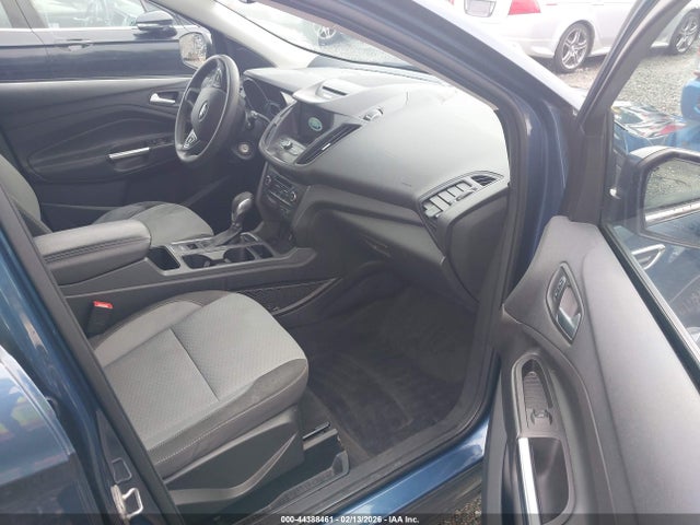 1FMCU0GDXJUA70573 Ford ESCAPE SE